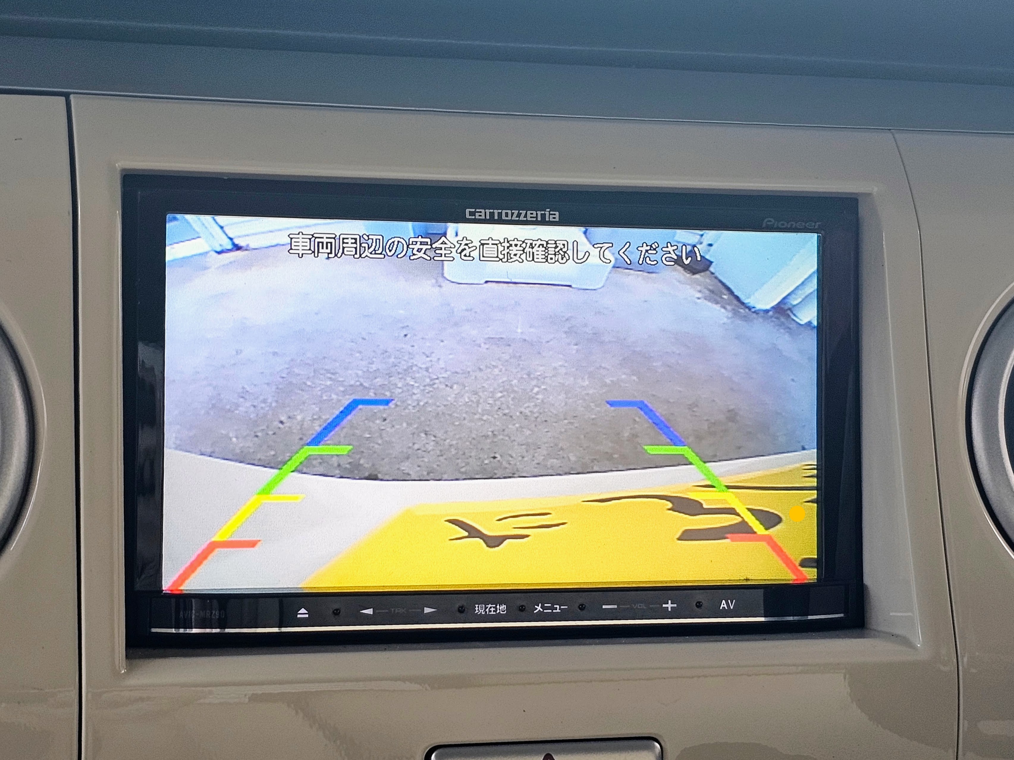 AVIC-MRZ90にバックモニターを装備
